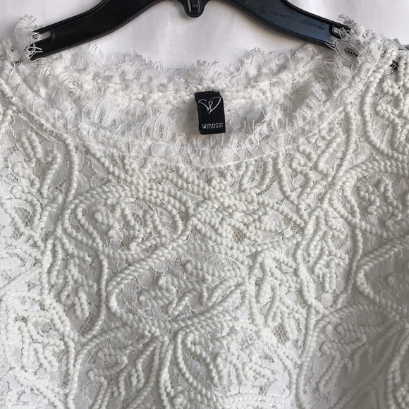 Windsor white brocade crop top with raw edges - Picture 2 of 9